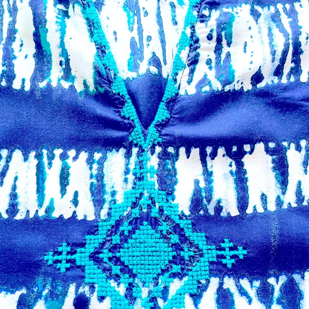 Lucky Brand Navy and White Lightweight Top - Size S